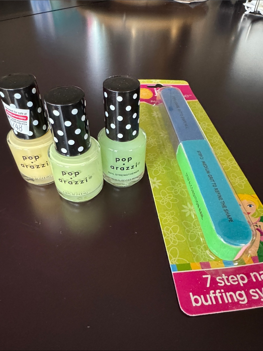 New Pop Arazzi Pastel Yellow & Green Nail Polish Set with Matching Buffer